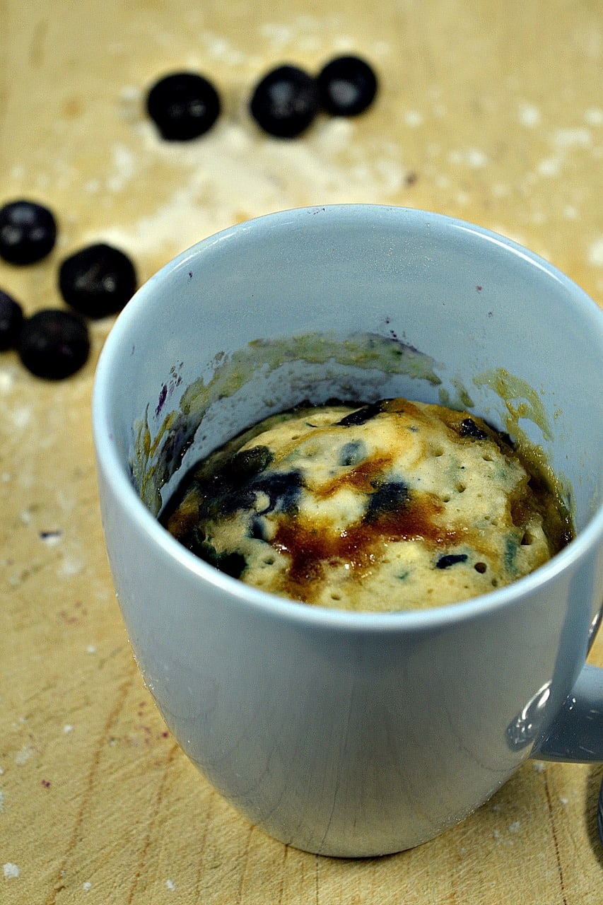 blueberry muffins in a mug 