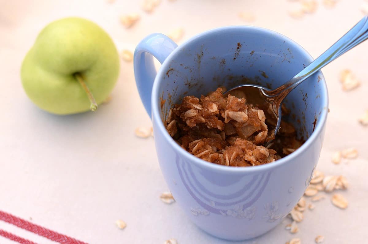 apple crisp in a mug