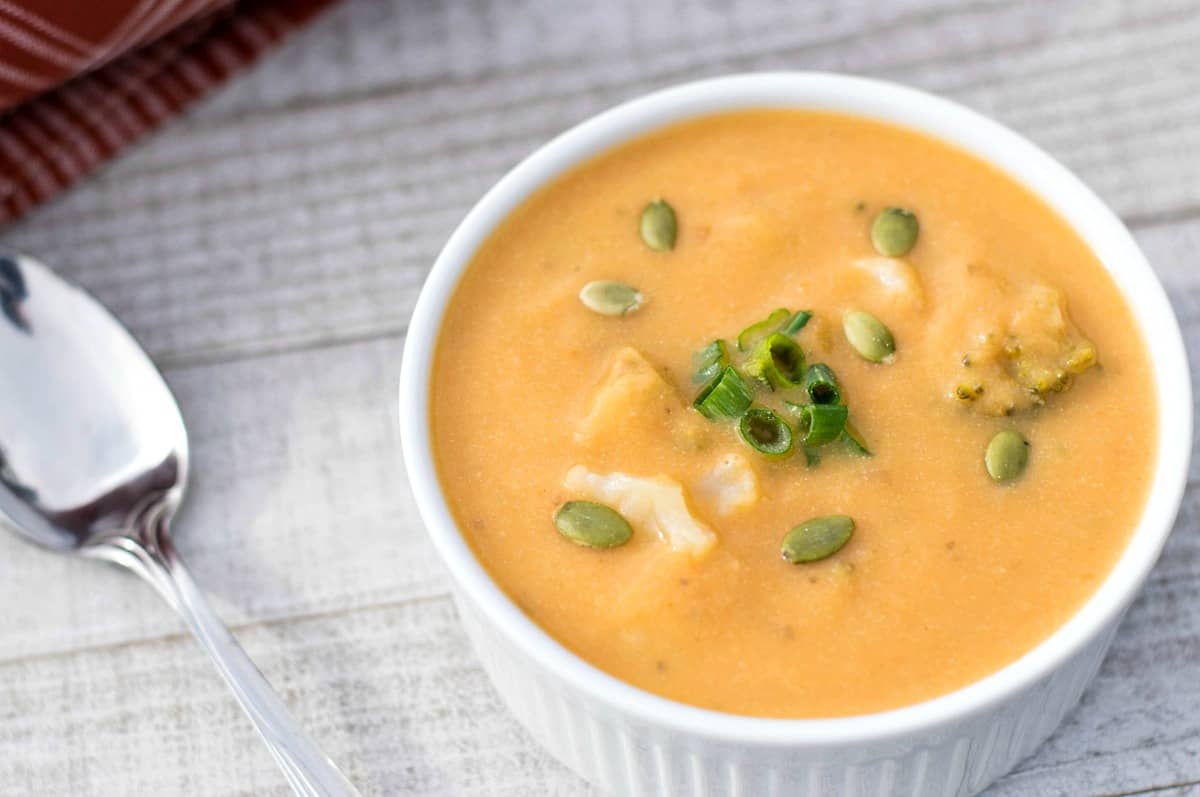 cheesy vegan broccoli cauliflower soup 2