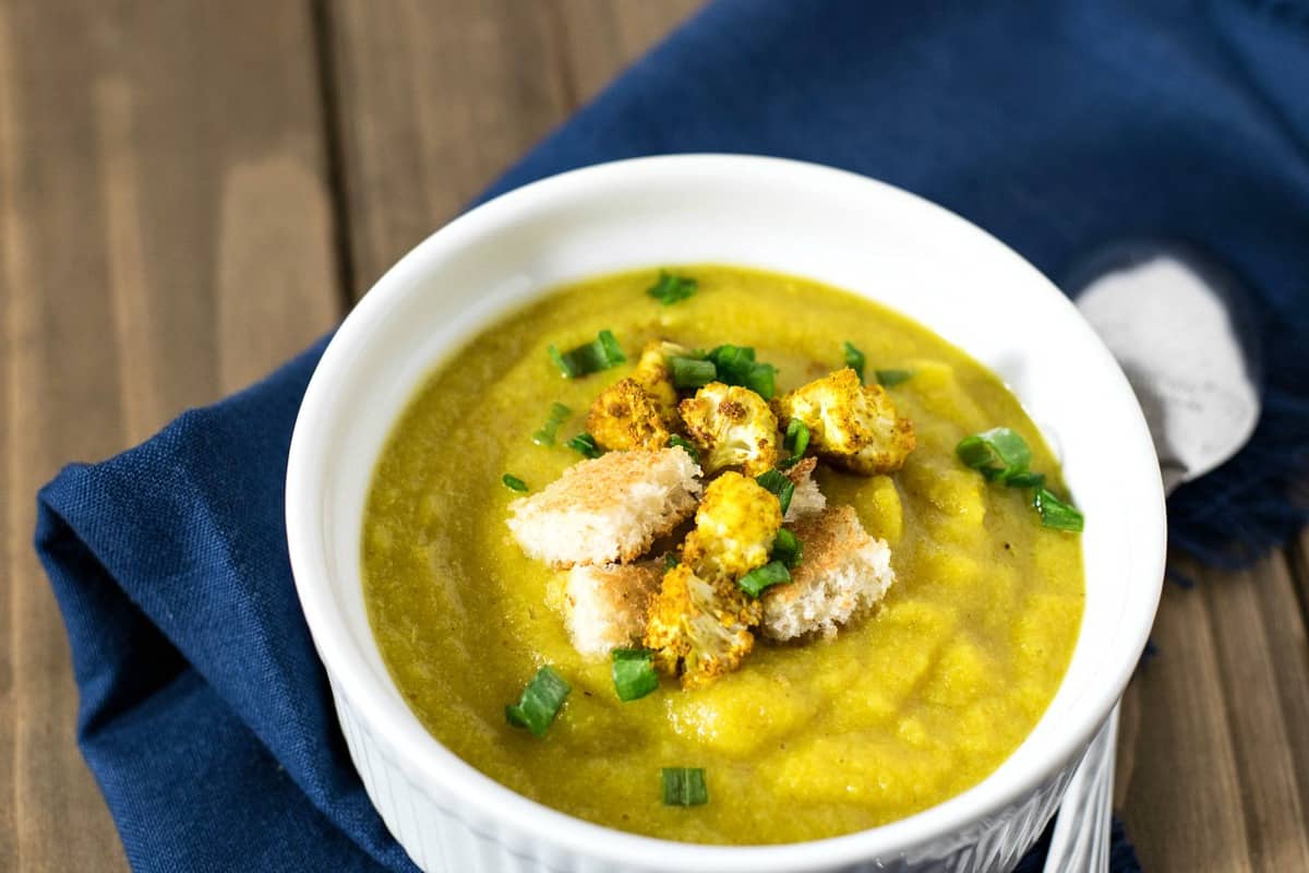 vegan roasted cauliflower soup 2