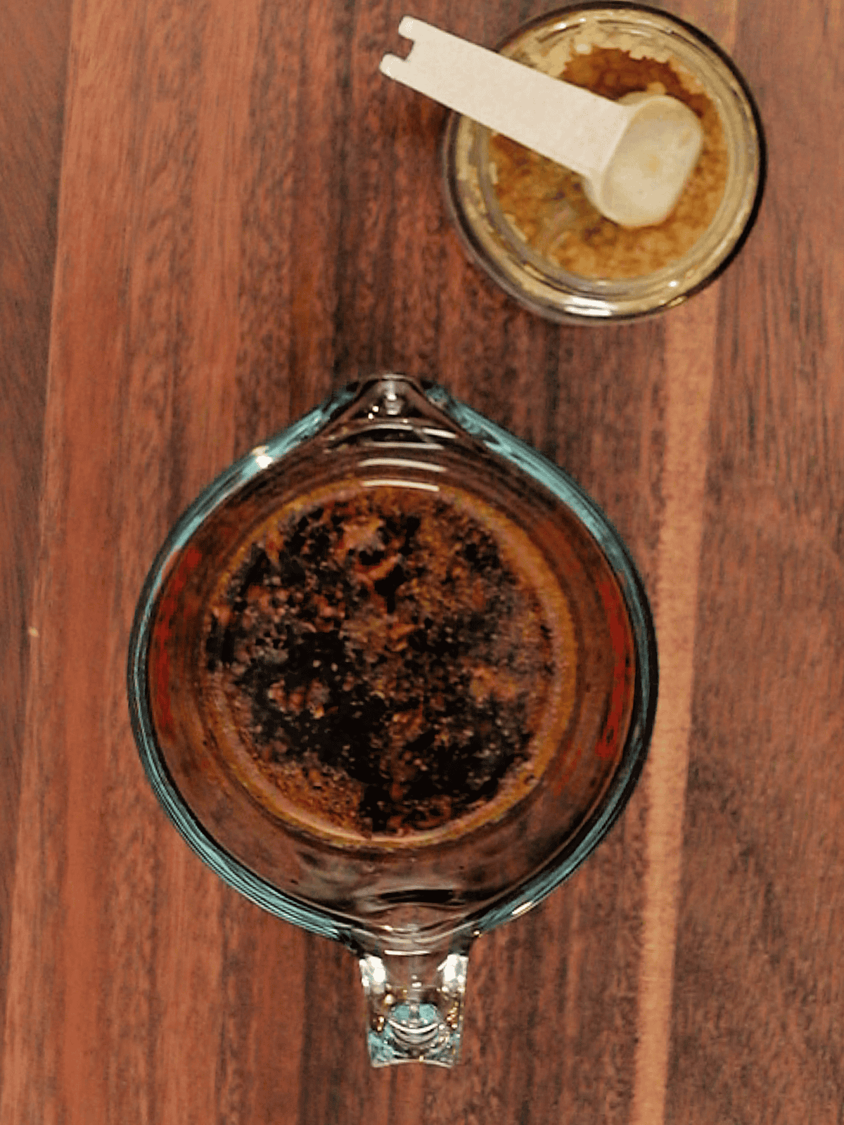 adding garlic and ginger to the last minute asian salad dressing