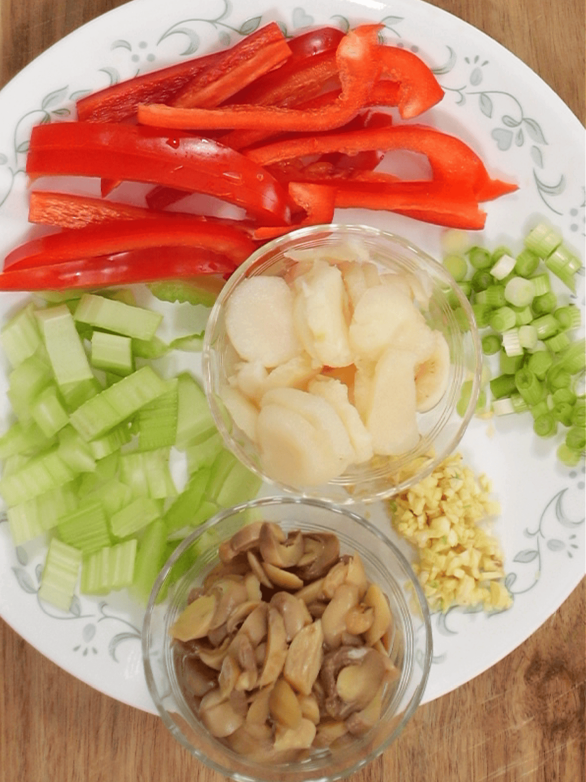 veggies prepped for vegan cashew chicken
