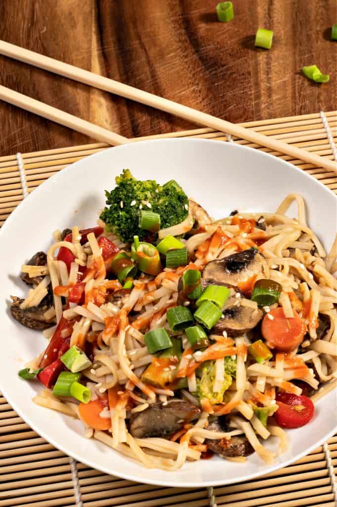 easy vegan peanut noodles